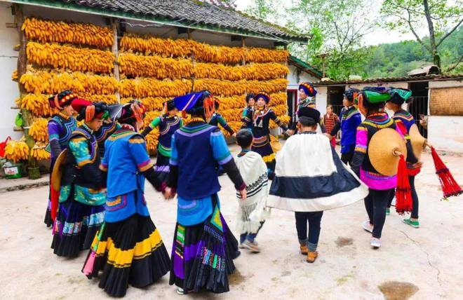 旅游联盟会议邀全国朋友“彝”起来过年！麻将胡了试玩越西文旅亮相2024世界(图6)